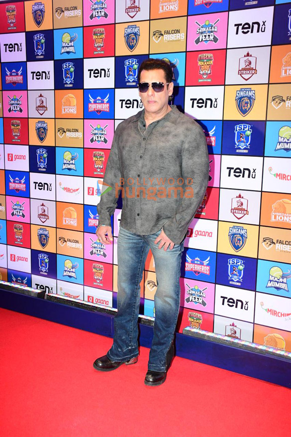 Photos: Salman Khan, Hrithik Roshan, Ajay Devgn, Akshay Kumar, Saif Ali Khan and others grace the Season 3 Player Auction of Indian Street Premier League (ISPL) Photos: Salman Khan, Hrithik Roshan, Ajay Devgn, Akshay Kumar, Saif Ali Khan and others grace the Season 3 Player Auction of Indian Street Premier League (ISPL)