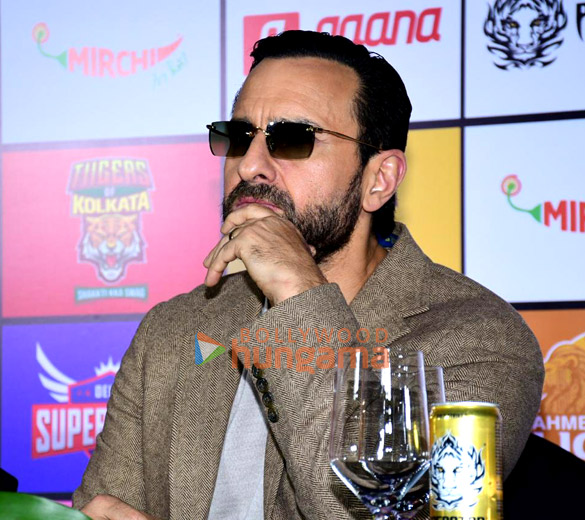 photos salman khan hrithik roshan ajay devgn akshay kumar saif ali khan and others grace the season 3 player auction of indian st 4