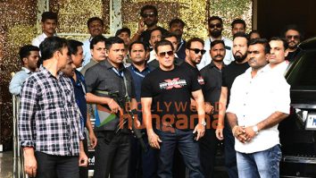 Photos: Salman Khan and Shilpa Shetty snapped at Kalina airport