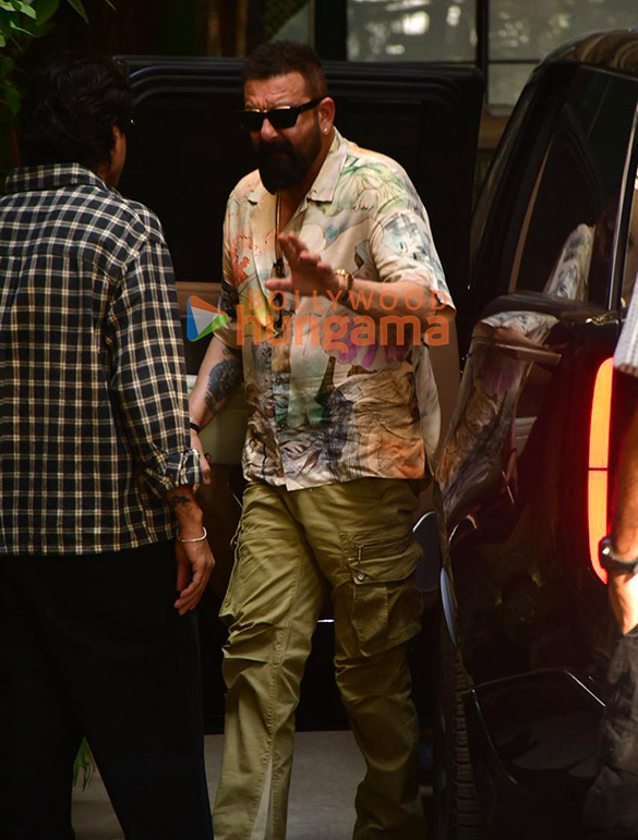 photos sanjay dutt snapped in juhu 4