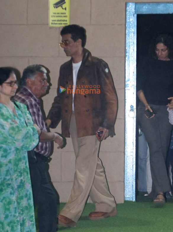 photos vidya balan kareena kapoor khan karisma kapoor and others snapped attending the dhirubhai ambani school annual day 2025 6