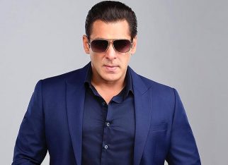 Salman Khan rings in 60 at Panvel farmhouse; Dhoni dances, a few miss the bash