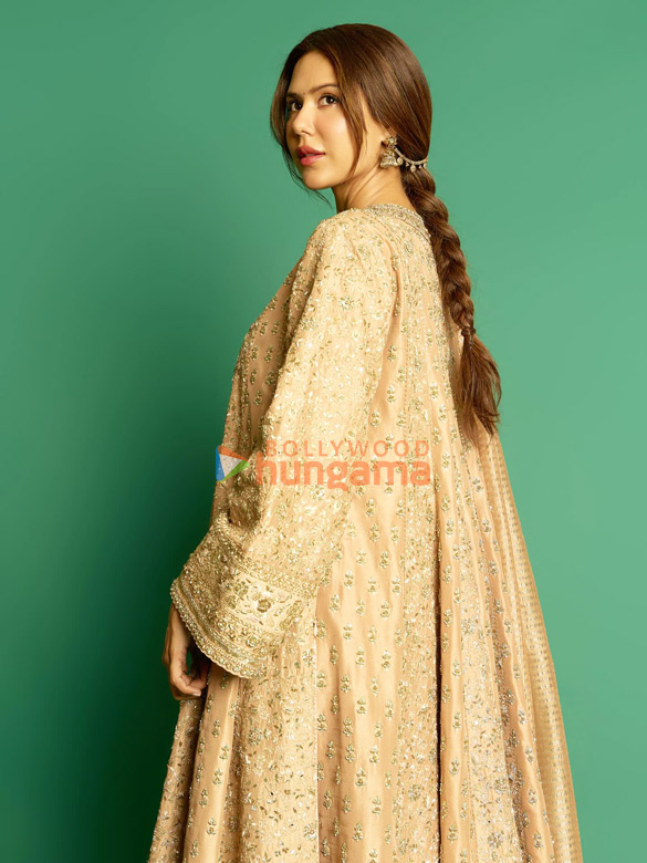 sonam bajwa 1145 7