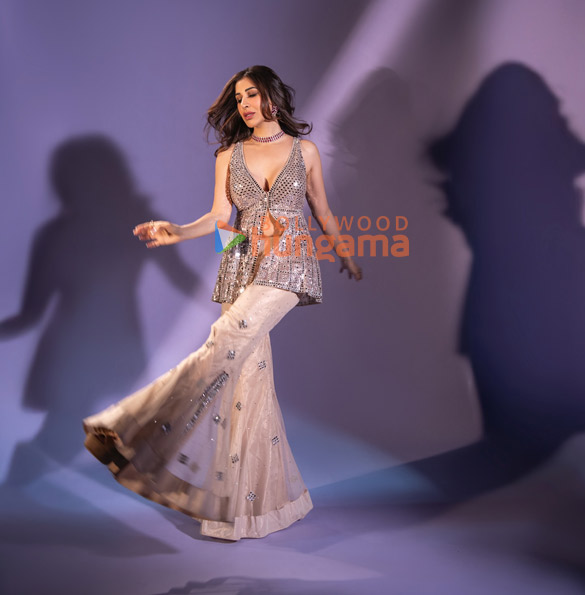 sophie choudry 191225 2