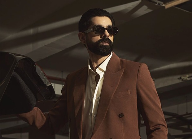 लेखकों के महत्व पर अनदेखी अभिनेता सूर्या शर्मा, "आज लेखक ही हीरो है! एक अभिनेता शून्य में सृजन नहीं कर सकता"; यह भी पता चलता है कि कैसे उनके पिता ने उन्हें स्कूल में उनके पहले अभिनय के लिए तैयार किया