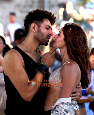 Tu Meri Main Tera Main Tera Tu Meri