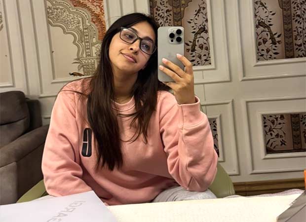 Akansha Ranjan Kapoor kicks off 2026 in work mode; vanity room post sparks buzz around new project