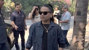 Democracy first! Kailash Kher spotted