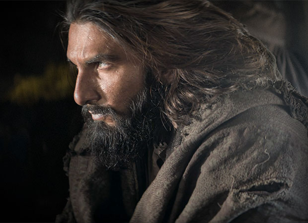 Dhurandhar Box Office: Scores quite well on Sunday, will get into single digits from here on as holiday season gets over; the aim is for Rs. 875 crores+ lifetime