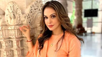 Isha Koppikkar channels a hint of her Don character at the airport