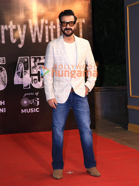 photos aamir khan shilpa shetty raashii khanna and others snapped at tips event and ramesh tauranis birthday 75