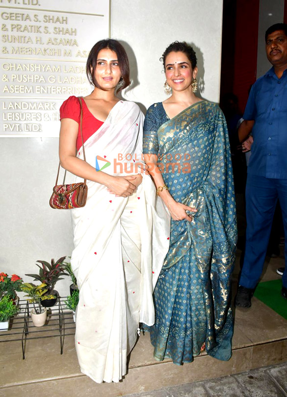 photos kartik aaryan aditya roy kapur and others attend anurag basus saraswati puja 3