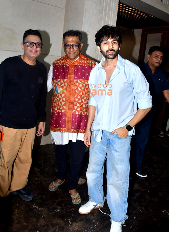 photos kartik aaryan aditya roy kapur and others attend anurag basus saraswati puja 8