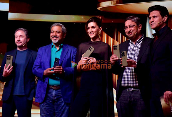photos kriti sanon attends the launch the new edition of motorola signature in mumbai 4
