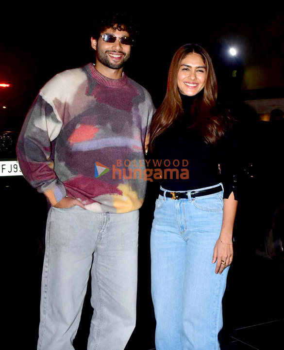 photos mrunal thakur and siddhant chaturvedi snapped promoting do deewane seher mein in andheri 5