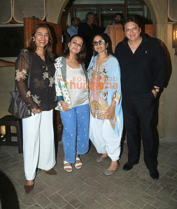Photos: Neena Gupta, Soni Razdan, Shashi Ranjan and Anu Ranjan snapped in Bandra Photos: Neena Gupta, Soni Razdan, Shashi Ranjan and Anu Ranjan snapped in Bandra