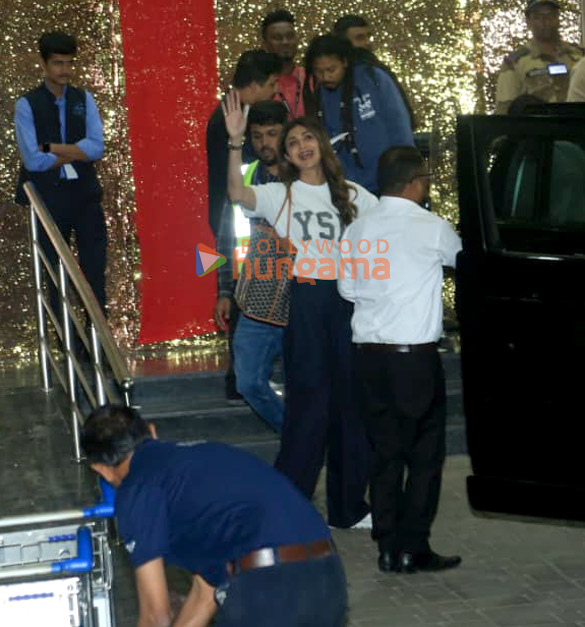 photos riteish deshmukh genelia deshmukh shilpa shetty and raj kundra snapped at kalina airport 5