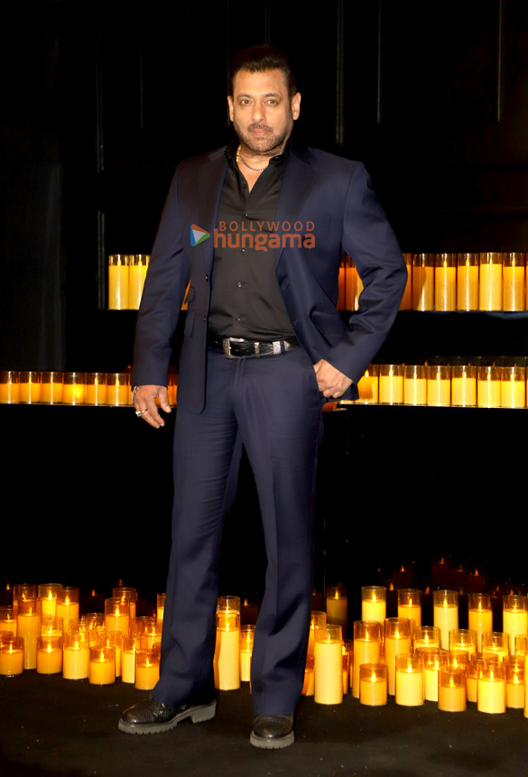 photos salman khan kriti sanon disha patani mouni roy and others attend nupur sanon stebin bens wedding reception 4