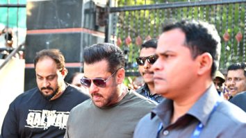 Photos: Salman Khan, Ranbir Kapoor, Aamir Khan, Janhvi Kapoor, John Abraham, Shraddha Kapoor, Suniel Shetty, Junaid Khan and others snapped outside voting booth in Bandra