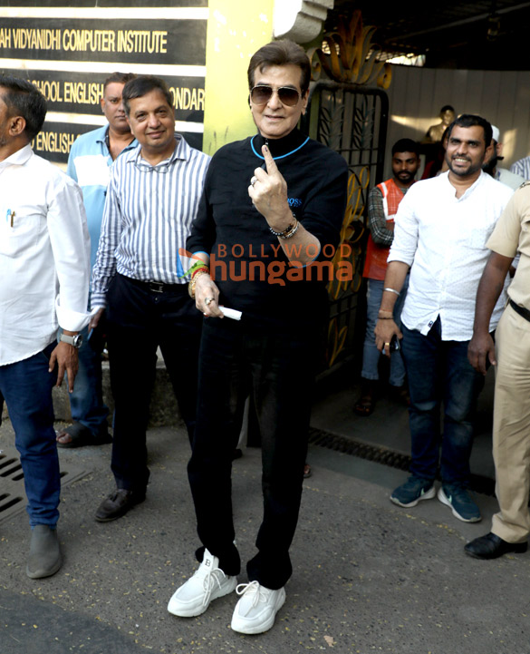 photos salman khan ranbir kapoor aamir khan janhvi kapoor john abraham suniel shetty junaid khan and others snapped outside voting booth in bandra 5