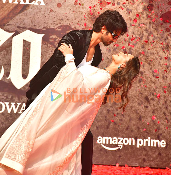 photos shahid kapoor triptii dimri and others grace the trailer launch of o romeo 378 2