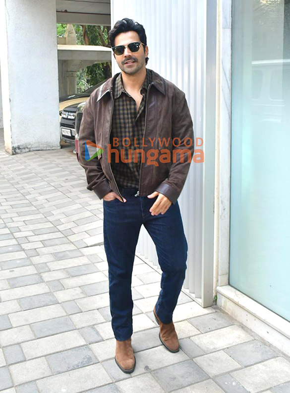 photos varun dhawan and ahan shetty snapped promoting border 2 2