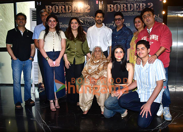 photos varun dhawan and others snapped with the hoshiyar singh family 3