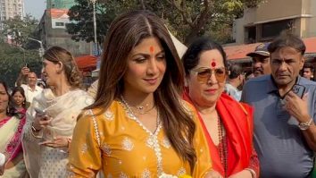 Shilpa Shetty & Shamita Shetty at Sidhivinayak for bappa’s darshan