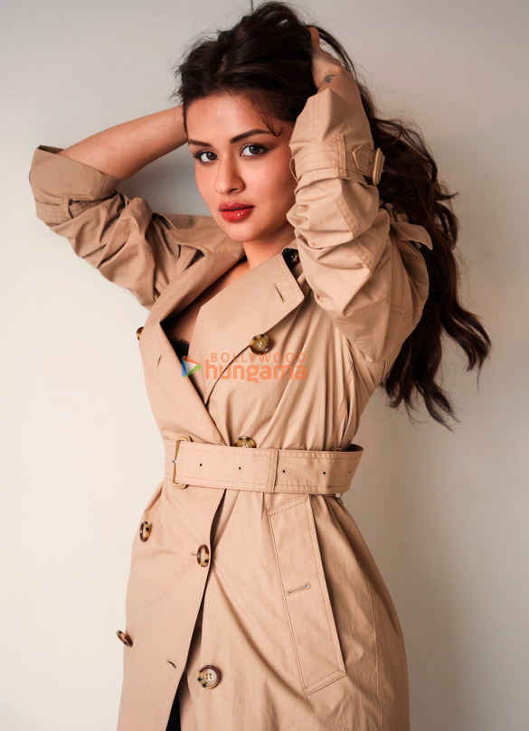 avneet kaur 2 83
