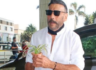 While stars usually fight for front rows, Jackie Shroff quietly sits at the back at the RSS 100-year celebration event, and makes a powerful statement