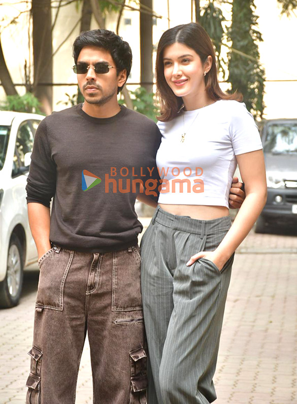Photos: Adarsh Gourav and Shanaya Kapoor spotted promoting their film ‘Tu Yaa Main’