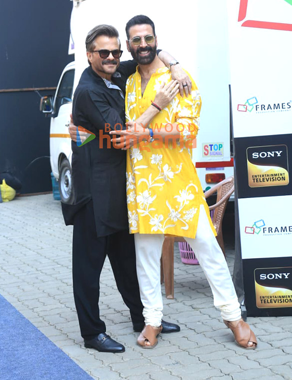 photos akshay kumar anil kapoor radhikka madan saurabh shukla and others snapped on the sets of wheel of fortune 3