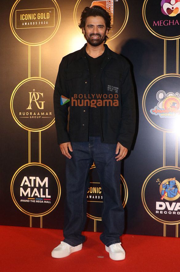 photos alaya f ishaan khatter sahher bambba mona singh sajid nadiadwala and others grace the iconic gold awards 2026 12345 14