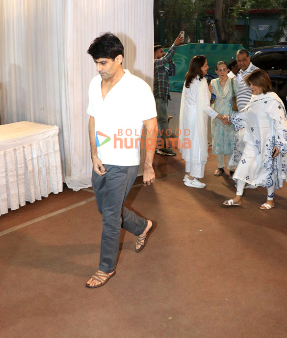 photos hema malini anu malik poonam dhillon and others attend the prayer meet of late shri anand sagar 15