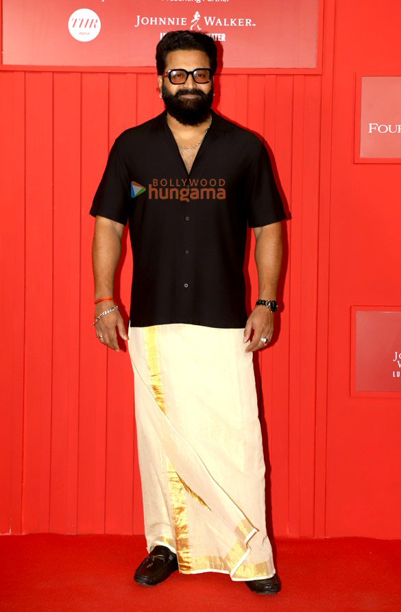 photos kareena kapoor vicky kaushal karan johar and others grace the honours excellence awards 2026 24