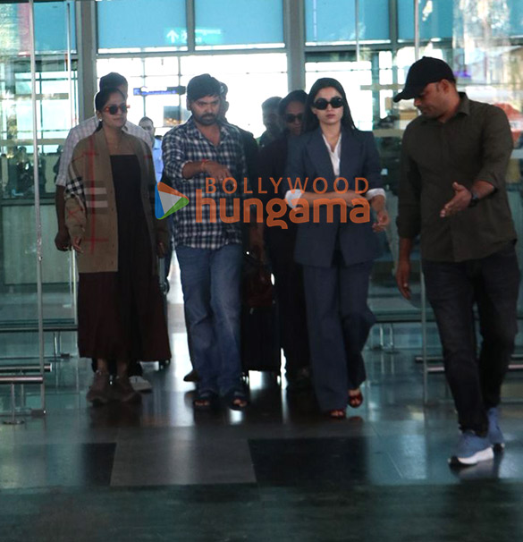 photos rashmika mandanna and vijay deverakonda spotted at udaipur airport 2