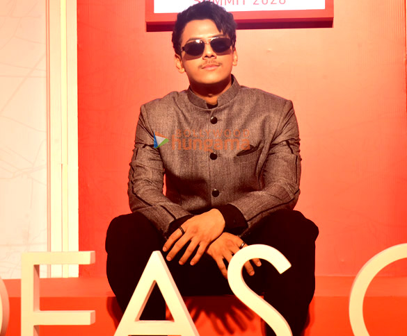 photos shah rukh khan ishaan khatter and vishal jethwa snapped at abp networks ideas of india 2026 1