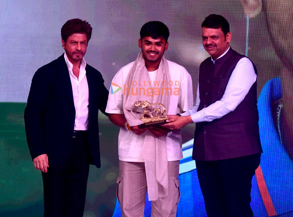 photos shah rukh khan ishaan khatter and vishal jethwa snapped at abp networks ideas of india 2026 6
