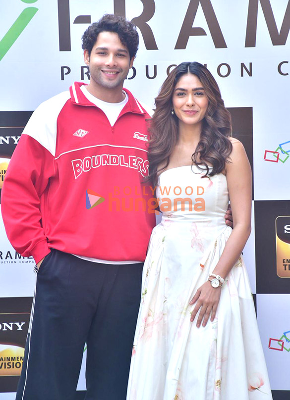 photos siddhant chaturvedi and mrunal thakur snapped promoting do deewane seher mein 4