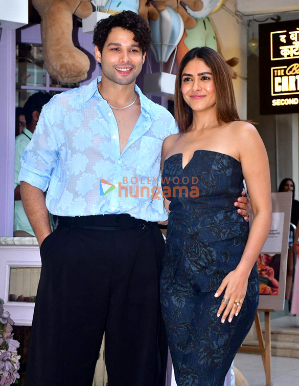 photos siddhant chaturvedi and mrunal thakur snapped promoting their film do deewane seher mein 2