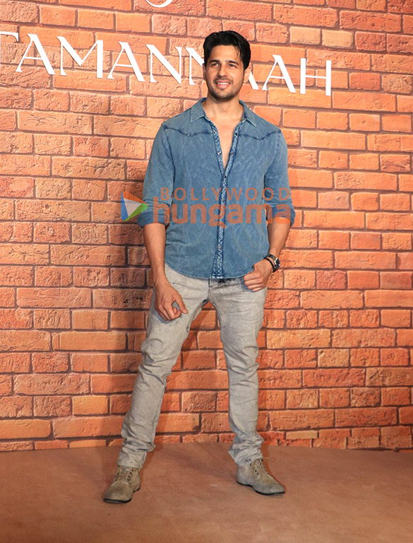 photos sidharth malhotra pooja hegde aryan khan samantha ruth prabhu and others attended tamannaah bhatias jewellery store launch 1010 5