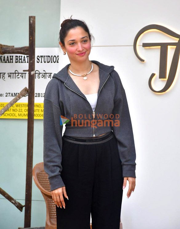 photos tamannaah bhatia snapped in juhu 1 11