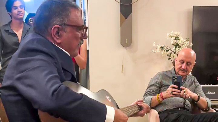 Boman Irani plays guitar for best friend Anupam Kher’s birthday
