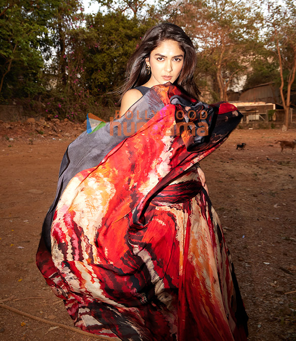 mrunal thakur 6 51