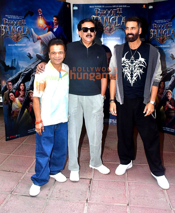 Photos: Akshay Kumar, Rajpal Yadav, Priyadarshan snapped promoting their film Bhooth Bangla Photos: Akshay Kumar, Rajpal Yadav, Priyadarshan snapped promoting their film Bhooth Bangla
