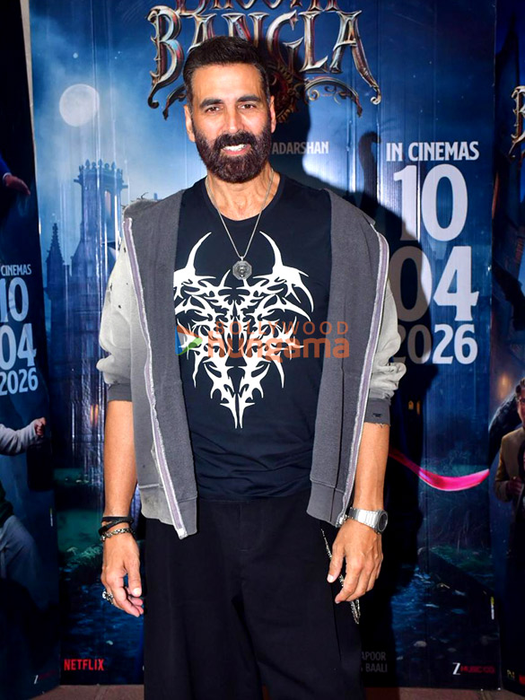 photos akshay kumar rajpal yadav priyadarshan snapped promoting their film bhooth bangla 9