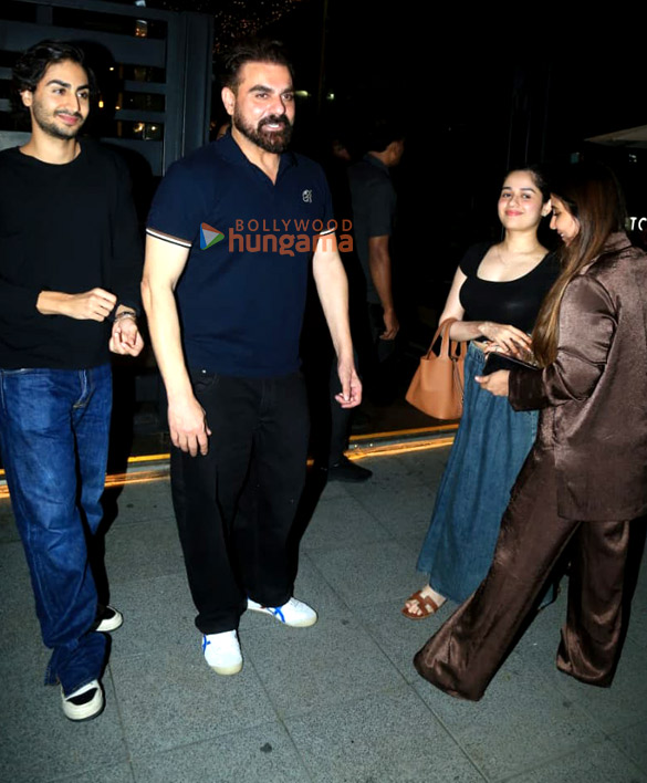 photos arbaaz khan sshura khan arhaan khan and jannat zubair snapped in bkc 4
