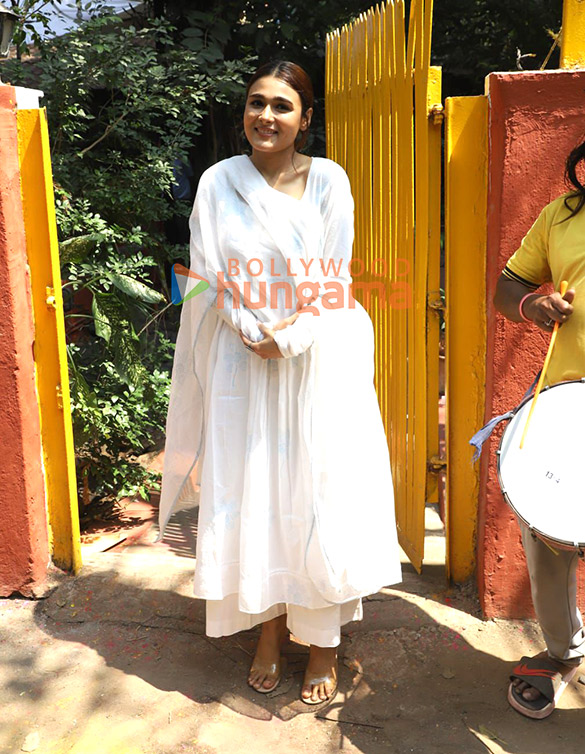 photos javed akhtar shabana azmi and others snapped celebrating holi 11