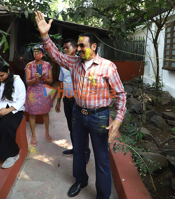 photos javed akhtar shabana azmi and others snapped celebrating holi 6