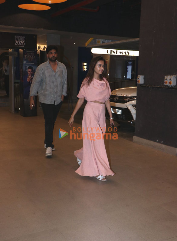 photos karan kundrra and tejasswi prakash snapped at pvr juhu 1